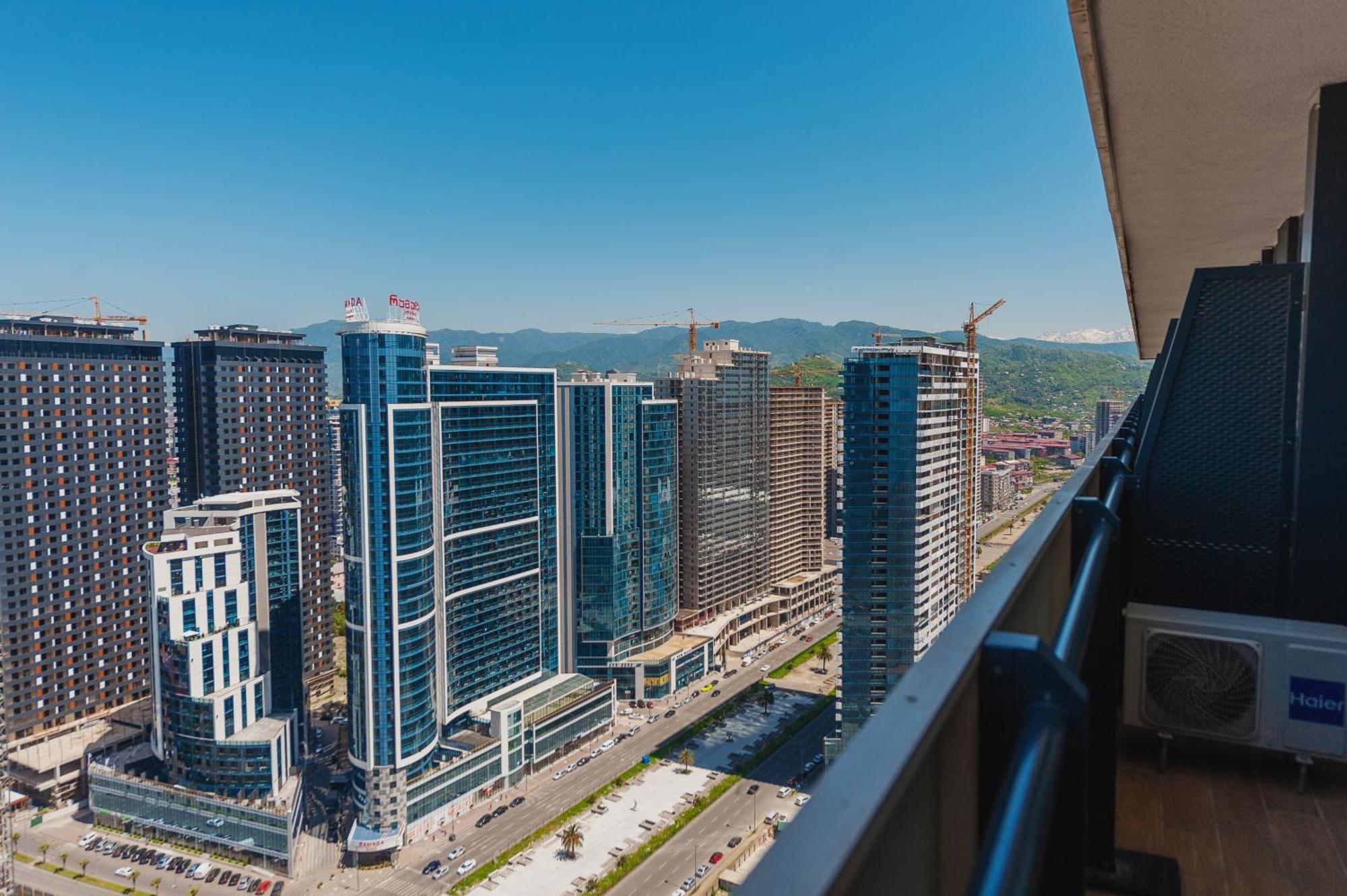 Hotel Black Sea Luxury Towers Batumi Exterior foto