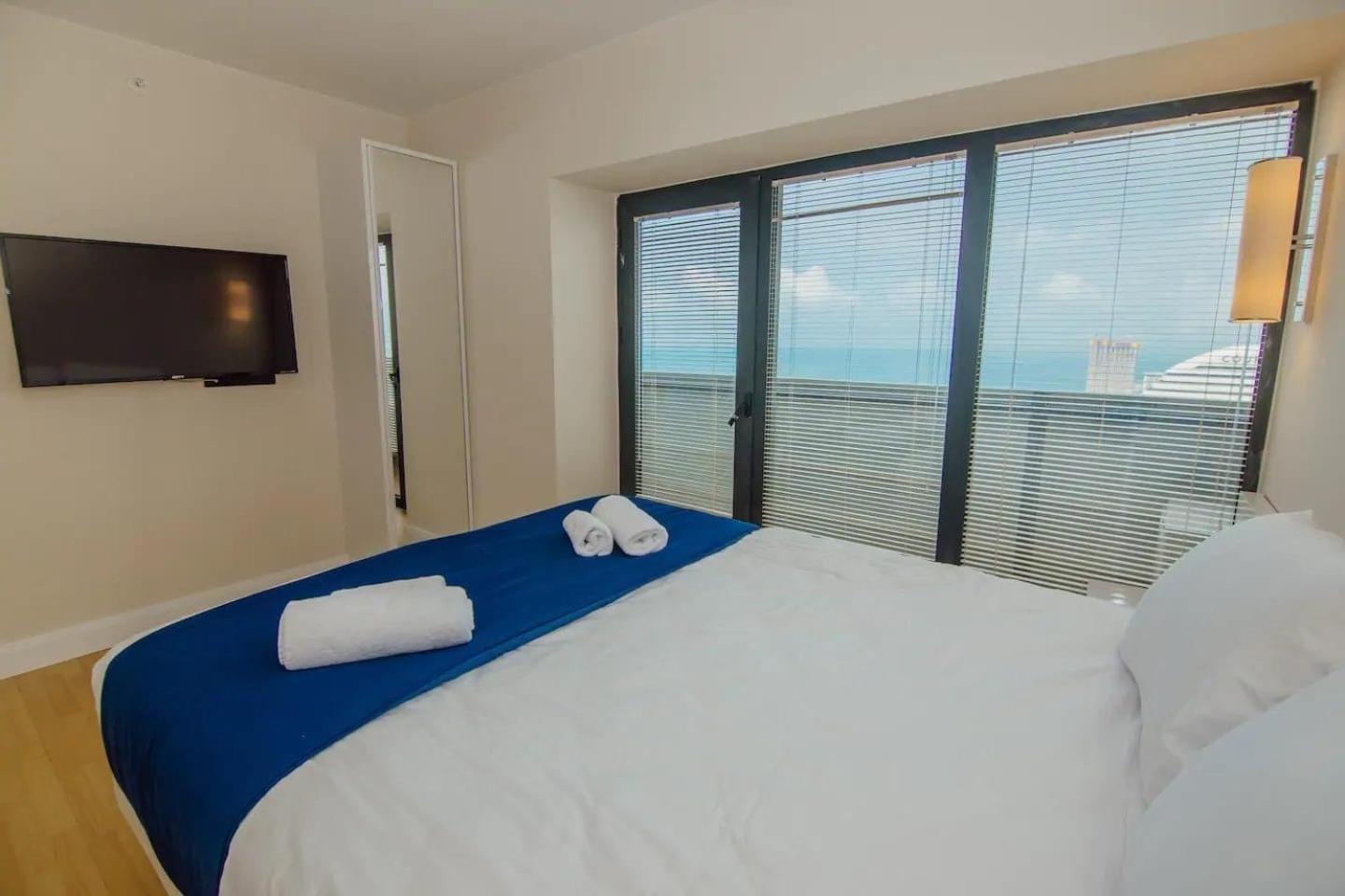 Hotel Black Sea Luxury Towers Batumi Exterior foto
